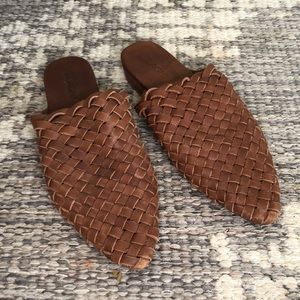 ST. AGNI vintage tan paris woven mules